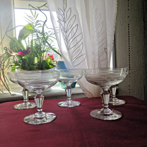 Champagne glasses in - 5,