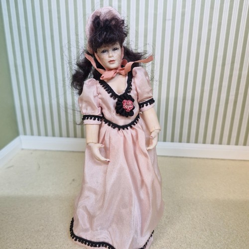 12th scale dolls house - 1:12th,