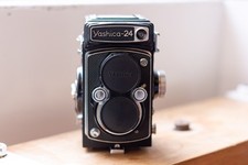 Yashica-24  120 & 220  6x6