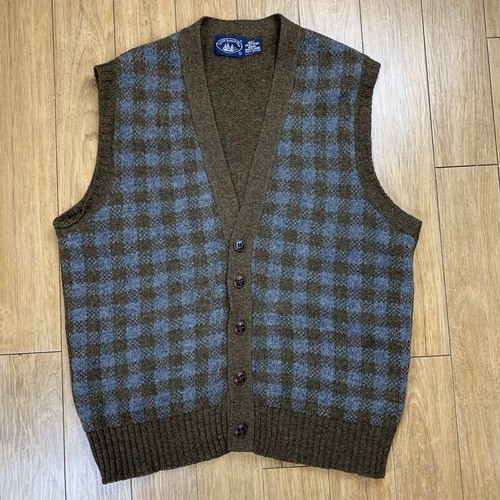 Vtg boat house - boat, cardigan