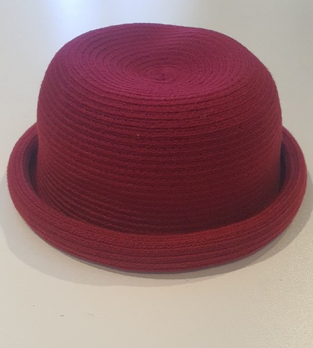 Maroon hat bowler roll - maroon,