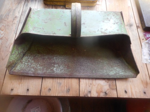 Vintage 50s green tin - vintage,50s, dustpan
