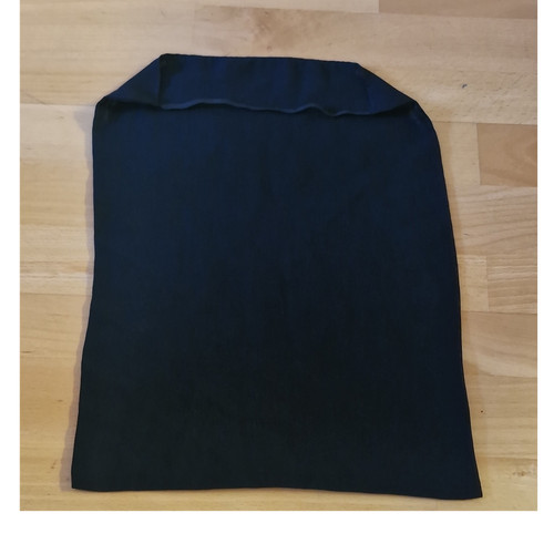 Piece half niqab - half,