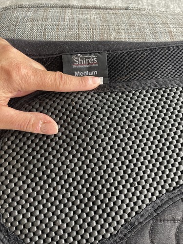 Black shires medium numnah - black,