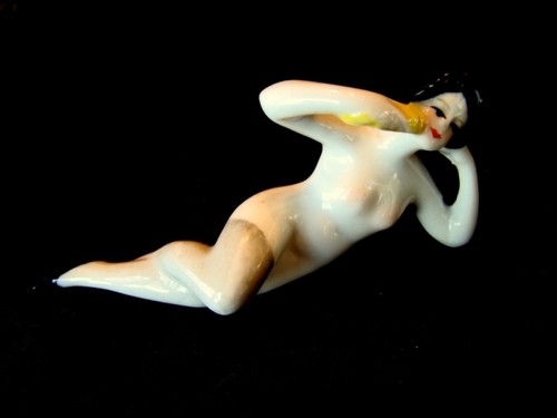 Figurine bathing beauty sexy - beauty,