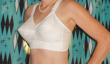 Vintage White Exquisite Form Bullet Bra 36 D circle stitch sweater girl