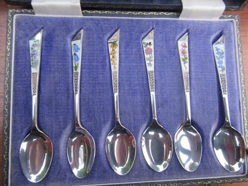 Silver enamelled flowers tea - silver,