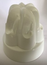 Retro ICTC White Ceramic Jelly Mousse Blancmange Whippy Mold Mould  13 x 13.8 cm