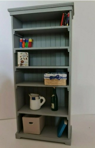 Scale dolls house modern - scale,