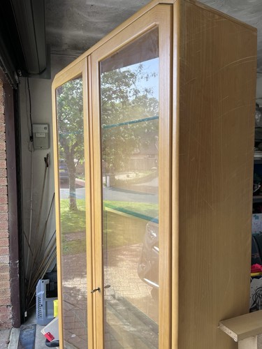 Display cabinet with glass - with,