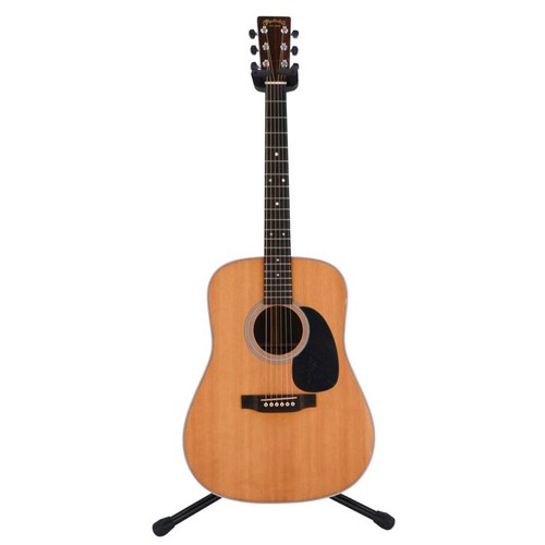 Martin acoustic guitar - acoustic,