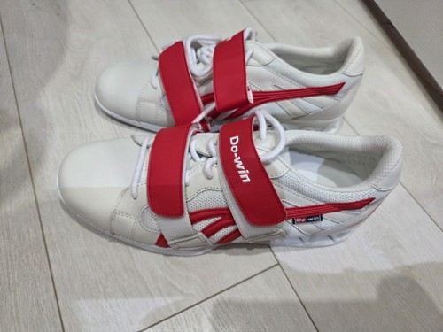 Win white and red - white,