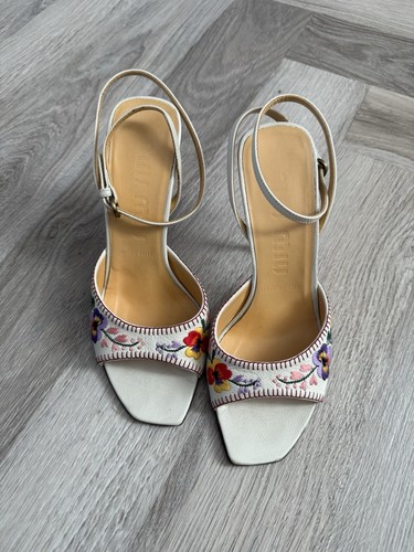 Vintage embroidered 2000s miu