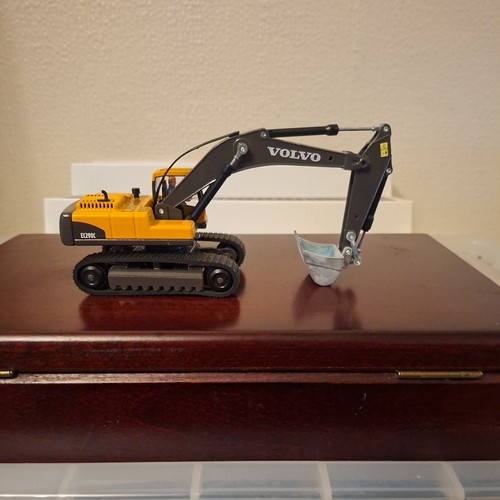 Siku 1005 volvo ec290c - volvo, tracked