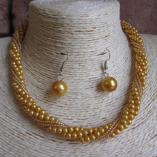 Elegant twisted glass pearl - twisted,