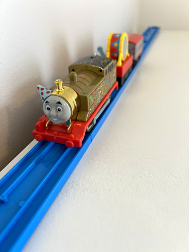 Trackmaster tomy golden thomas - trackmaster,