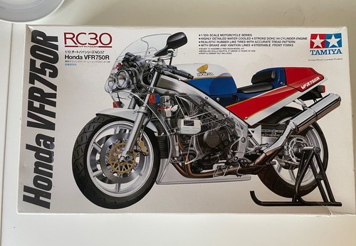 Tamiya honda vfr750r - tamiya,