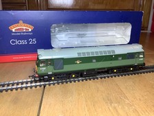 Bachmann 32-406 BR Green Class 25 Diesel Locomotive D7502