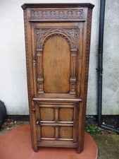 ANTIQUE OAK DRINKS CABINET