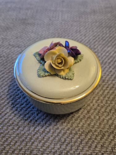 Crown staffordshire fine bone - staffordshire,