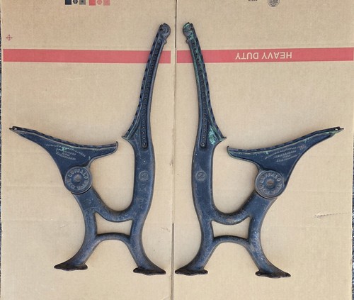 Antique cast iron park rail - /,