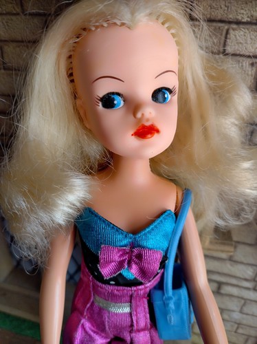 Pedigree sindy doll blonde - pedigree,