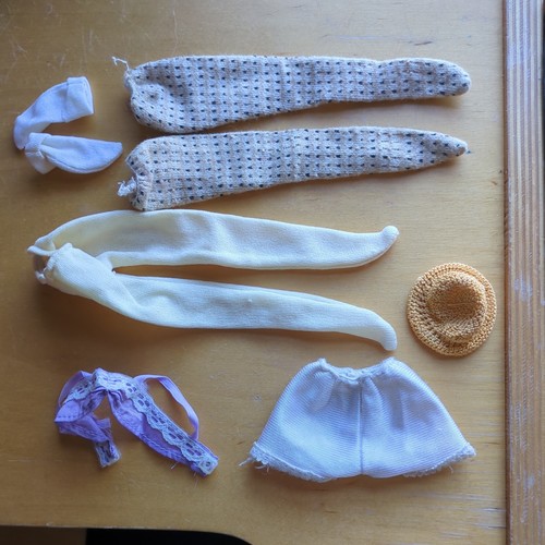 Vintage sindy etc clothes - sindy,