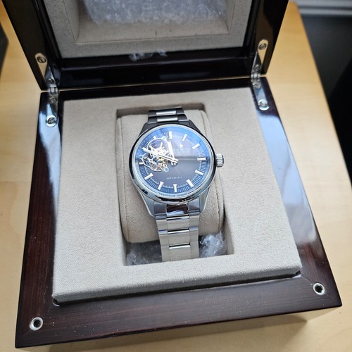 Zenith primero synopsis - zenith,