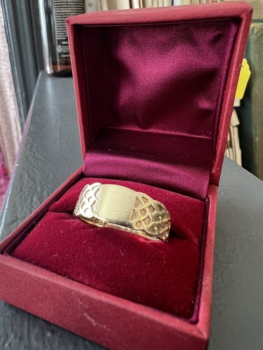Welsh hand made 9ct - made,