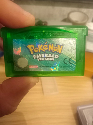 Pokémon emerald version - emerald,