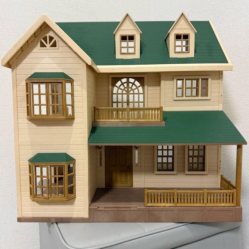 Sylanian families green hill - families,