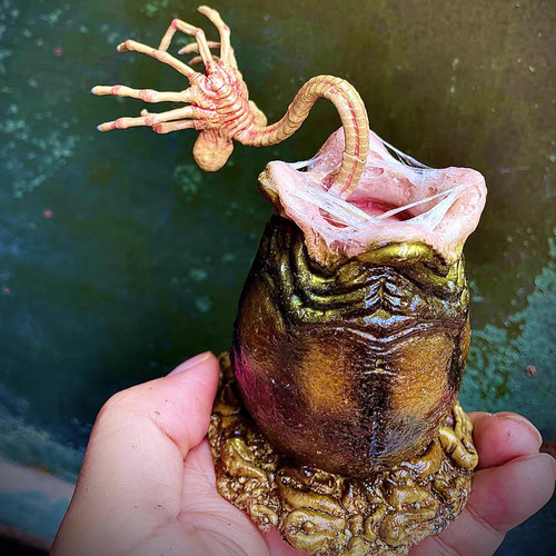 Alien predator egg - alien,