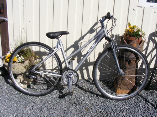 Ladies girls giant crs bike - girls,