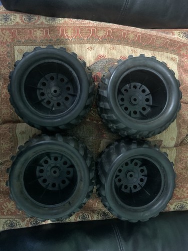 Truck wheels and tyres - 1/5,