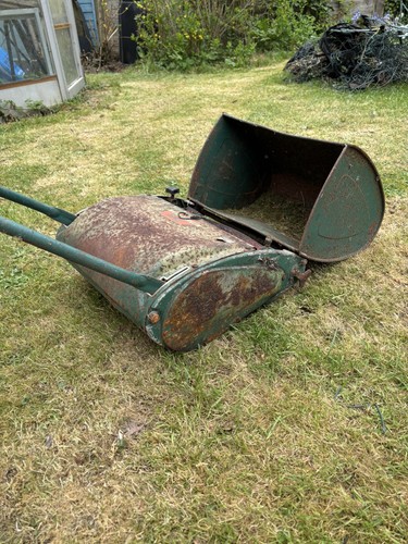 Vintage qualcast push - vintage, lawn