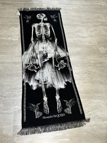 Alexander mcqueen scarf - alexander,