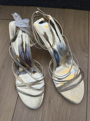 Gold stroppy sandals from - gold,