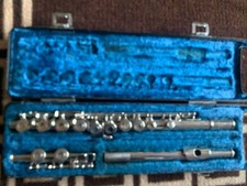 Yamaha YFL-21N Flute with Hard