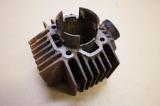 YAMAHA YB100 YB 1973-1977 MODEL cylinder barrel engine motor DAMAGED