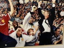Man U Dug Out Wembley 99