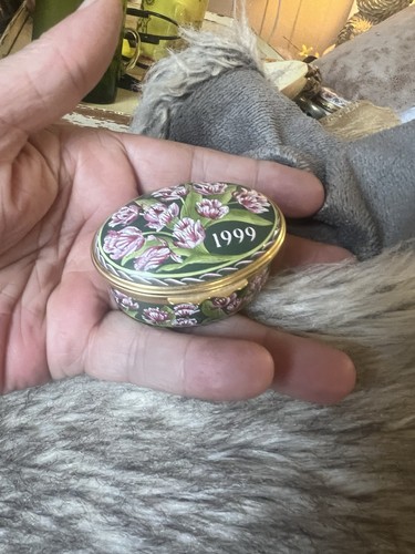 Vintage pill box - pill,