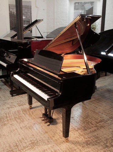 Yamaha gh1 baby grand piano - yamaha,