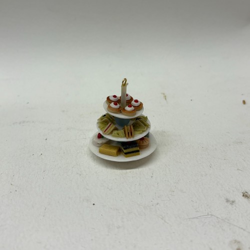 12th scale dolls house - scale,