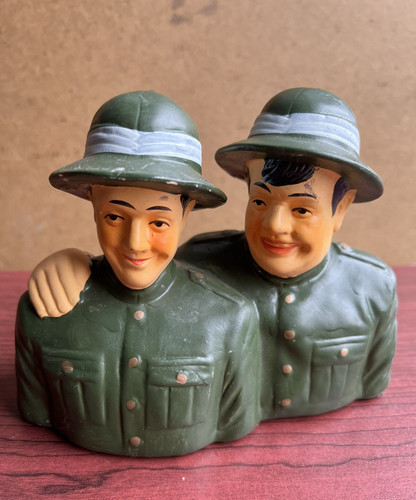 Laurel and hardy army - and, figurine