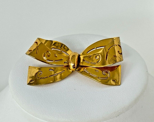 Vintage goldtone signed coro - goldtone,