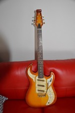 Burns Honey Blonde Burst Club