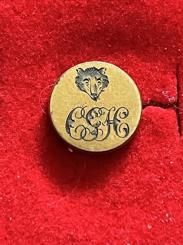 Hunt livery button - hunt, county