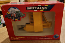 Britains 1:32 New Holland