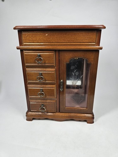 Vintage wood jewellery box - jewellery,