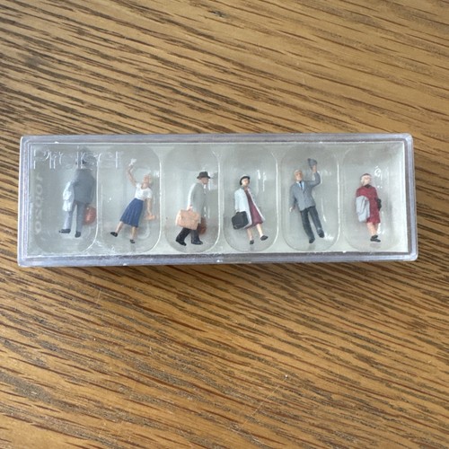 Preiser figures 10020 - figures,